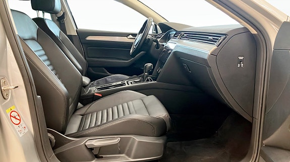 Volkswagen Passat 3 of 5