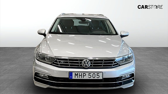 Volkswagen Passat 8 of 15