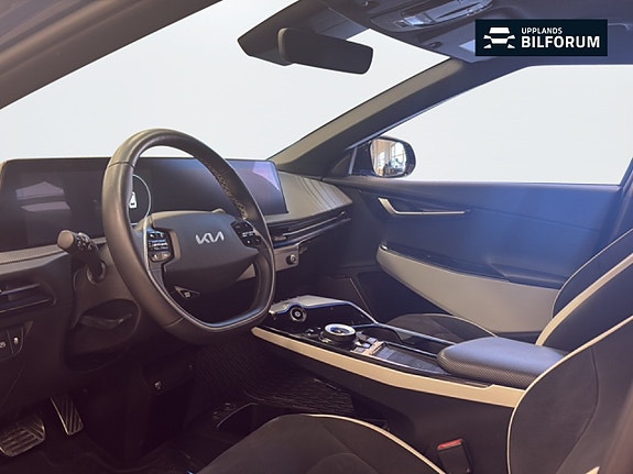 Kia EV6 8 of 13