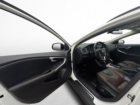 Volvo V40 Cross Country 10 of 30