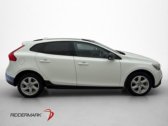 Volvo V40 Cross Country 9 of 30