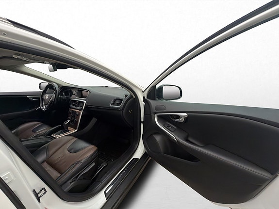 Volvo V40 Cross Country 26 of 30