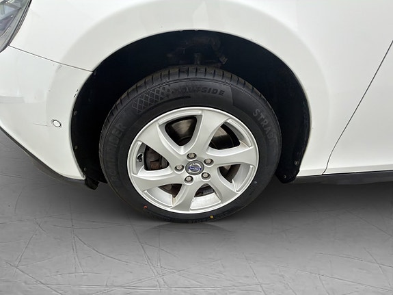 Volvo V40 Cross Country 30 of 30