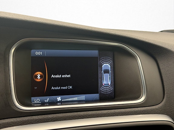 Volvo V40 Cross Country 22 of 30
