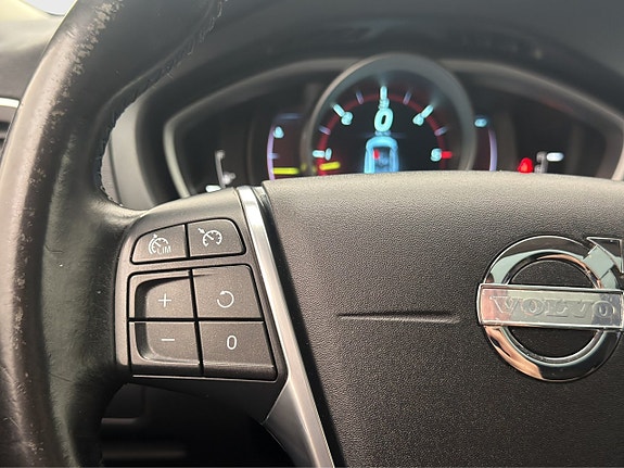Volvo V40 Cross Country 17 of 30