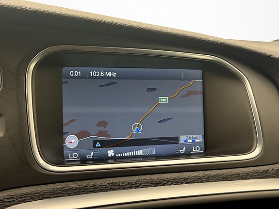 Volvo V40 Cross Country 21 of 30