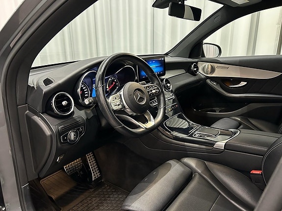 Mercedes-Benz GLC300 e 9 of 16