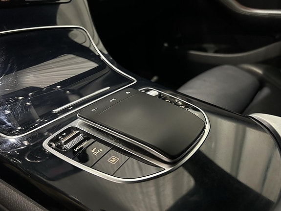 Mercedes-Benz GLC300 e 15 of 16
