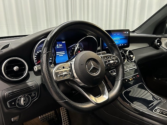 Mercedes-Benz GLC300 e 10 of 16