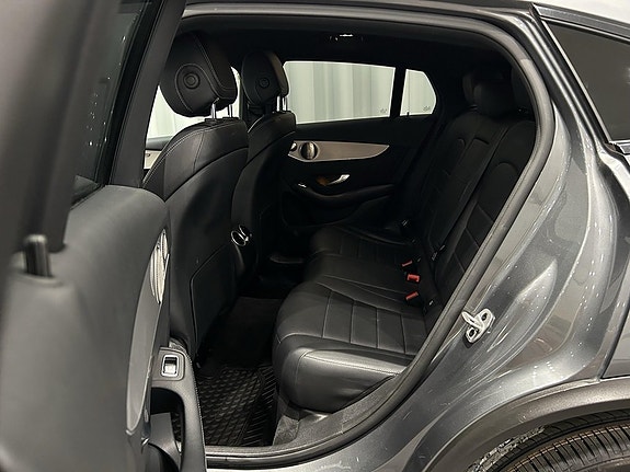 Mercedes-Benz GLC300 e 8 of 16