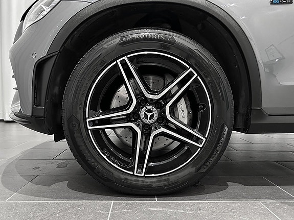 Mercedes-Benz GLC300 e 5 of 5
