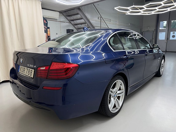 BMW 530d 4 of 5