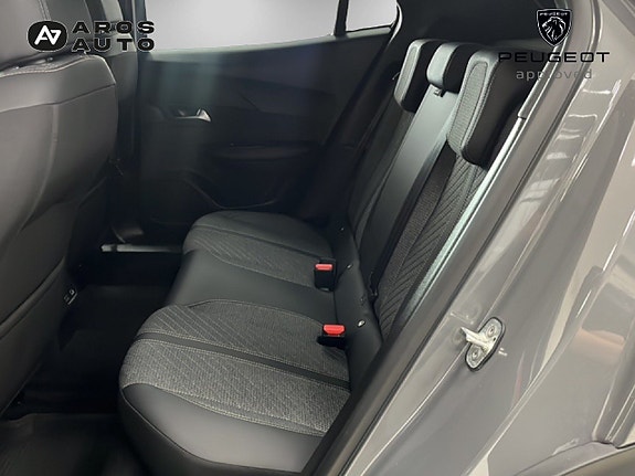 Peugeot 2008 13 of 14