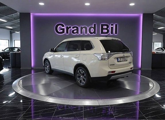 Mitsubishi Outlander 4 of 5