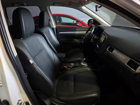 Mitsubishi Outlander 12 of 17