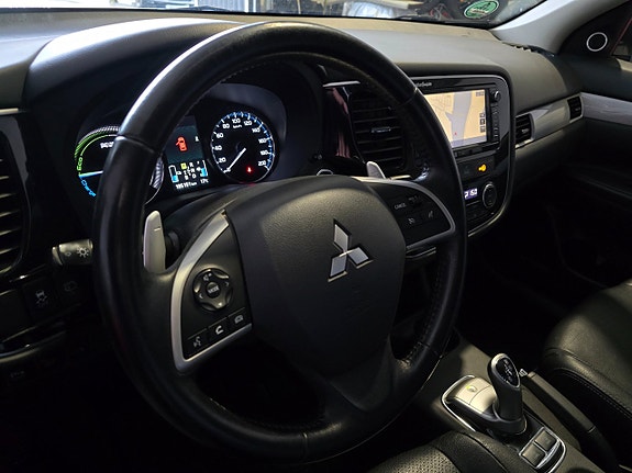 Mitsubishi Outlander 9 of 17