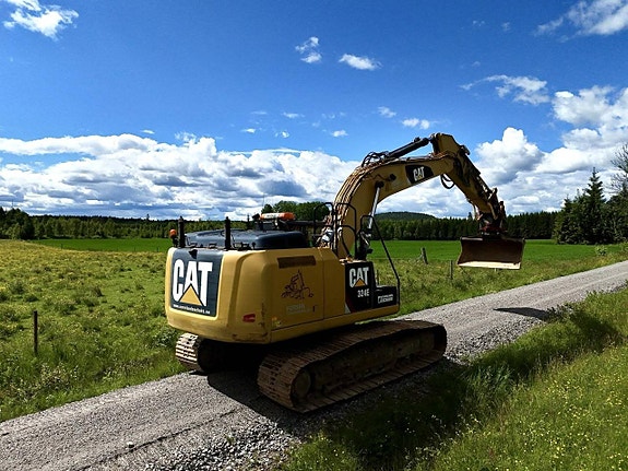 Bandgrävare Cat 324EL | 4 st redskap | 2012 3 of 4