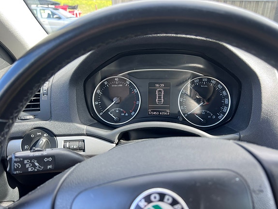 Skoda Octavia 7 of 15