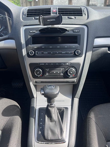 Skoda Octavia 8 of 15