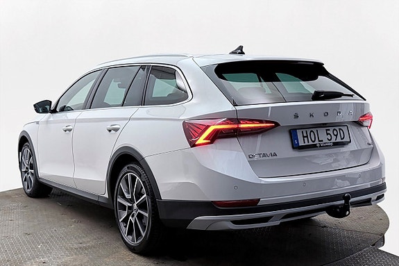 Skoda Octavia Scout 9 of 30