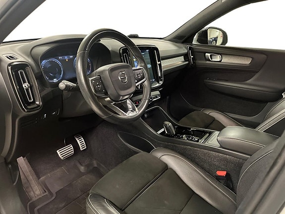 Volvo XC40 8 of 24