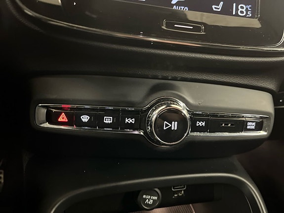 Volvo XC40 12 of 24