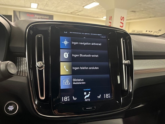 Volvo XC40 13 of 24