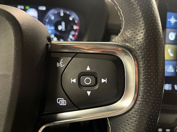 Volvo XC40 18 of 24