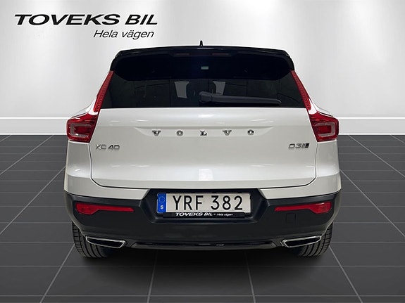 Volvo XC40 5 of 24