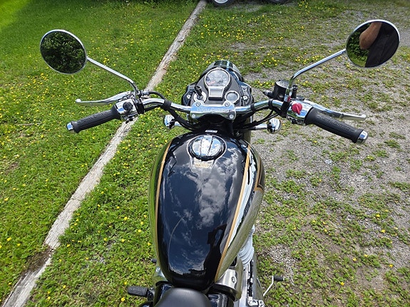 Royal Enfield Classic 650 Black & Chrome 16 of 22