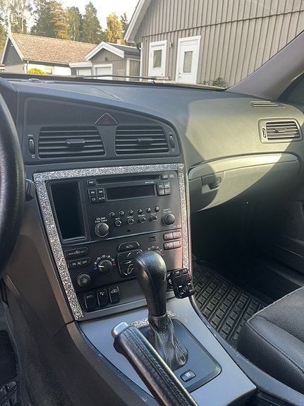 Volvo S60 2 of 8
