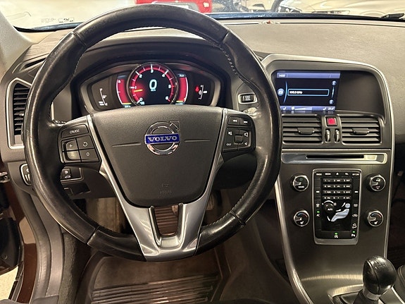 Volvo XC60 7 of 9