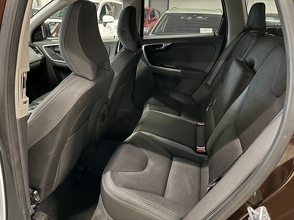 Volvo XC60 5 of 9