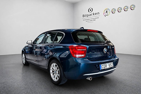 BMW 118d 3 of 5