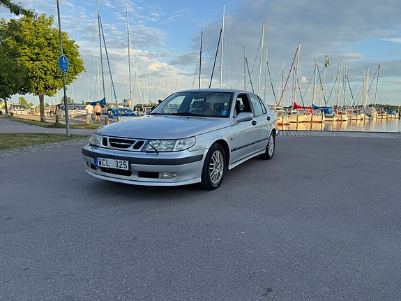 Saab 9-5 2 of 5