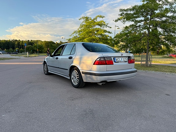 Saab 9-5 3 of 5