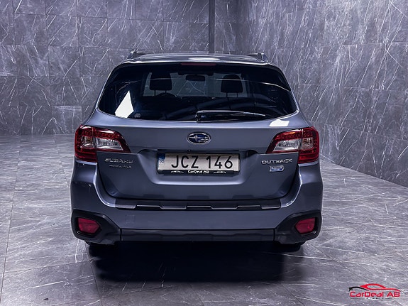Subaru Outback 6 of 30
