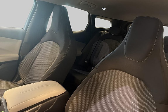 Ford Explorer 8 of 15