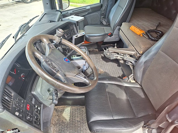Scania R500LB6x2HSZ Tippbil med plog utrustning Underskrapa 12 of 12