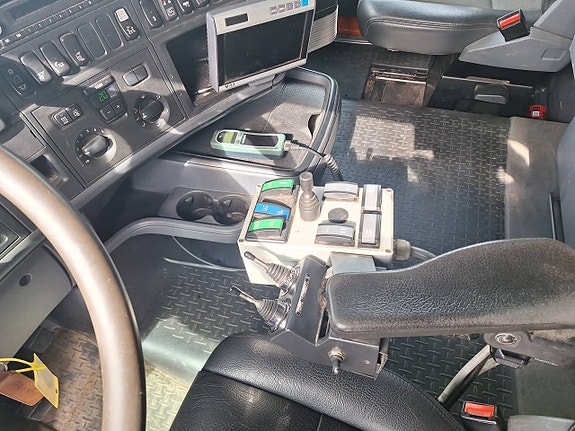 Scania R500LB6x2HSZ Tippbil med plog utrustning Underskrapa 11 of 12
