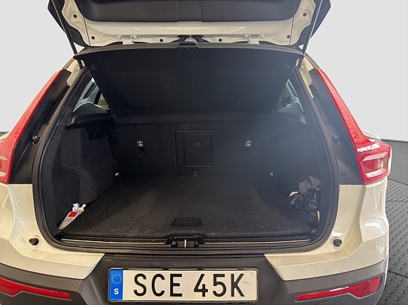 Volvo XC40 19 of 23