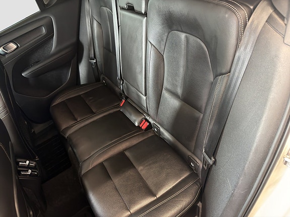 Volvo XC40 15 of 23