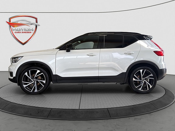 Volvo XC40 2 of 23