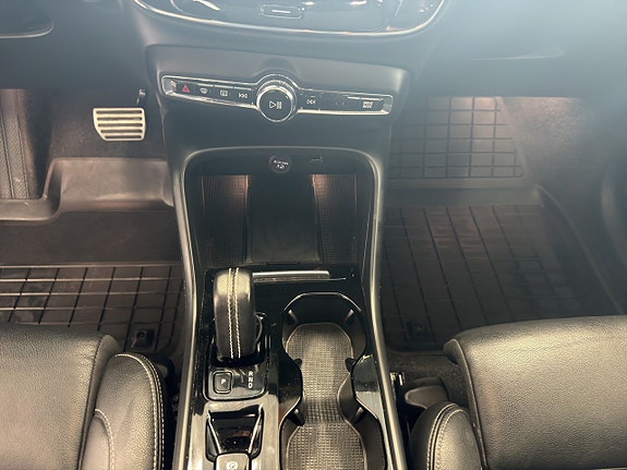 Volvo XC40 16 of 23