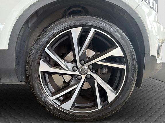 Volvo XC40 20 of 23