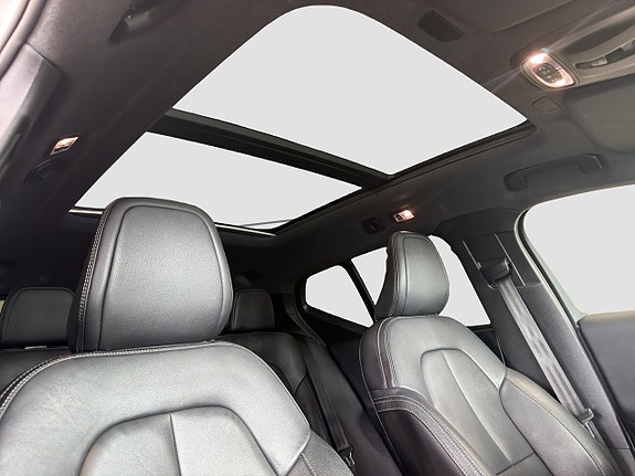 Volvo XC40 11 of 23