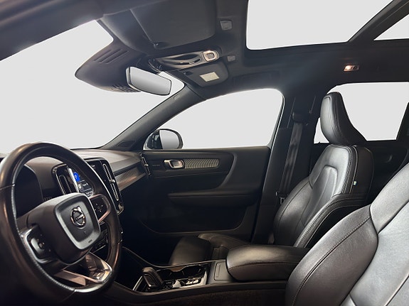 Volvo XC40 10 of 23