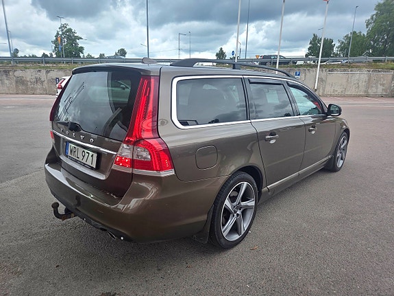 Volvo V70 8 of 20