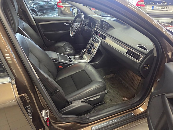 Volvo V70 14 of 25