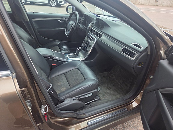 Volvo V70 11 of 20